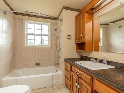 948 Highway 335, West Pubnico, NS - Indoor Photo Showing Bathroom