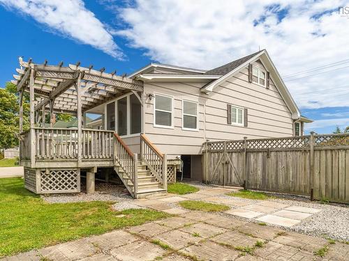 948 Highway 335, West Pubnico, NS - Outdoor