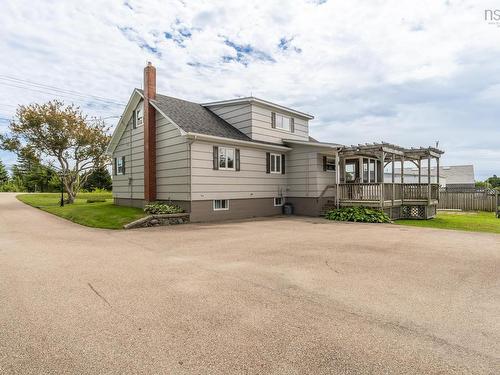948 Highway 335, West Pubnico, NS - Outdoor