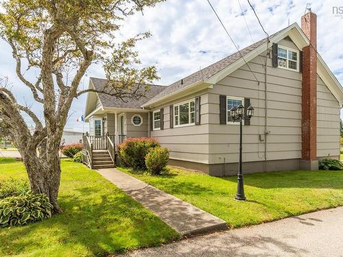 948 Highway 335, West Pubnico, NS - Outdoor