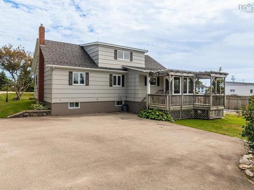 948 Highway 335, West Pubnico, NS - Outdoor