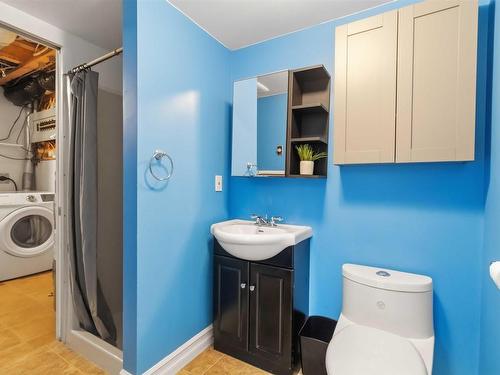 207 Cresthaven Drive, Halifax, NS - Indoor Photo Showing Bathroom