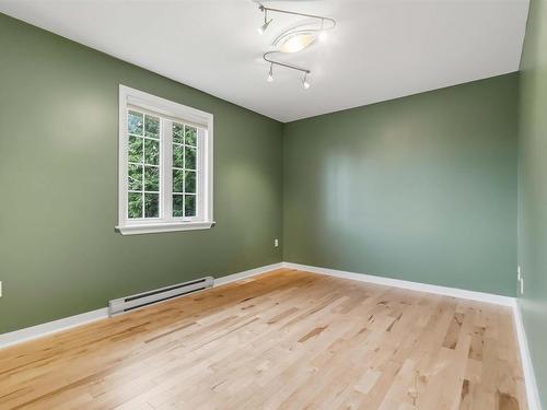 207 Cresthaven Drive, Halifax, NS - Indoor Photo Showing Other Room