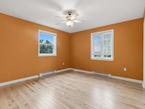 207 Cresthaven Drive, Halifax, NS - Indoor Photo Showing Other Room
