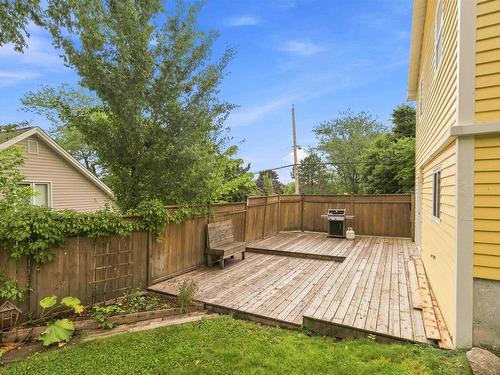 207 Cresthaven Drive, Halifax, NS - Outdoor