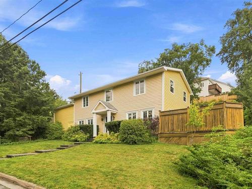 207 Cresthaven Drive, Halifax, NS - Outdoor