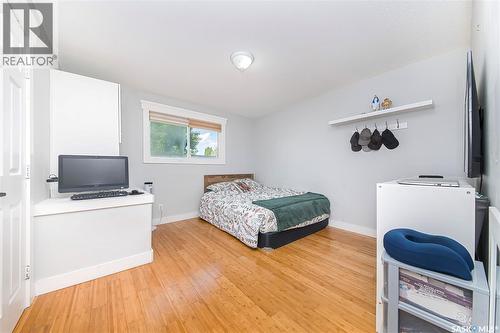 902 Steeves Avenue, Saskatoon, SK - Indoor Photo Showing Bedroom