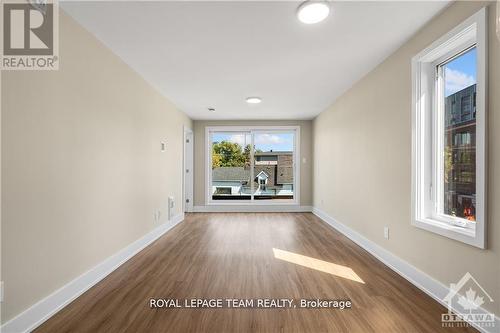 5 - 364 WINONA AVENUE , Ottawa, Ontario K1Z 5H7 3