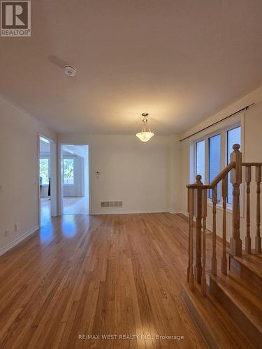 (MAIN) - 11 CHESSINGTON AVENUE , East Gwillimbury, Ontario L9N 0R5 4