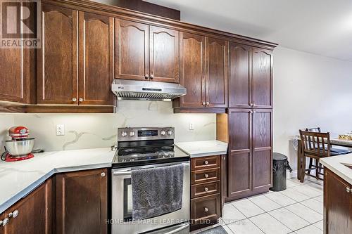 29 Gower Crescent, Brampton, ON - Indoor Photo Showing Kitchen