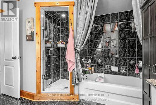 111 Grapevine Road, Caledon, ON - Indoor Photo Showing Bathroom