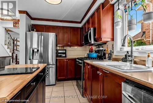 111 Grapevine Road, Caledon, ON - Indoor Photo Showing Kitchen With Double Sink