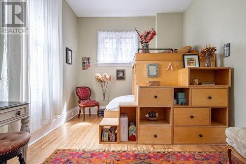 58 Wellington Street S, Hamilton, ON - Indoor Photo Showing Bedroom