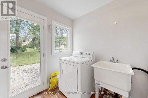 22 Havenridge Drive, Toronto, ON - Indoor Photo Showing Laundry Room