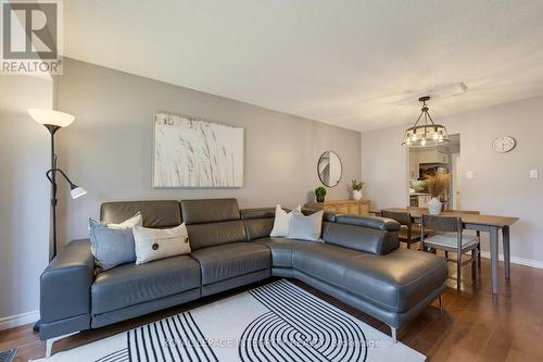 39 Ready Way, Ottawa, ON - Indoor Photo Showing Living Room