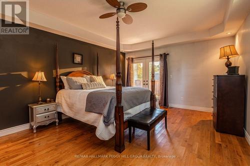 122 Trout Lane, Tiny, ON - Indoor Photo Showing Bedroom