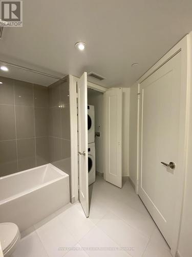 603 - 7 Mabelle Avenue, Toronto, ON - Indoor Photo Showing Bathroom