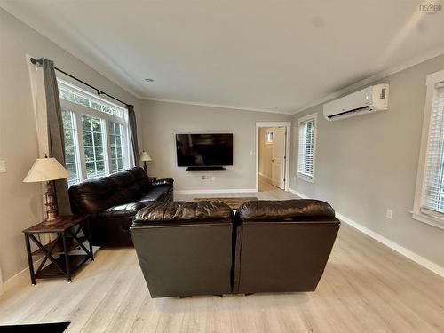 7101 Highway 14, Nine Mile River, NS - Indoor Photo Showing Living Room
