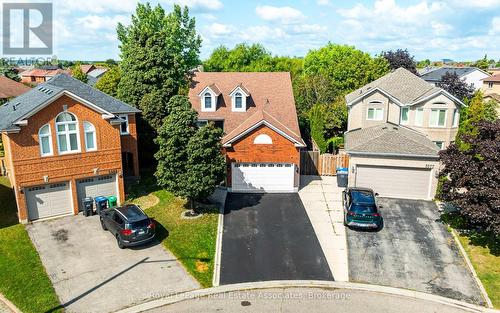 5581 WHEATLAND COURT  Mississauga, ON L5V 2E4
