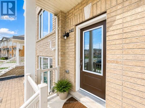 60 - 242 LAW DRIVE , Guelph, Ontario N1E 0H5 2