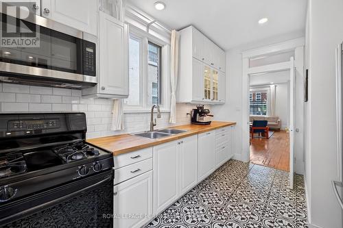 72 Springfield Road, Ottawa, ON - Indoor Photo Showing Kitchen With Double Sink