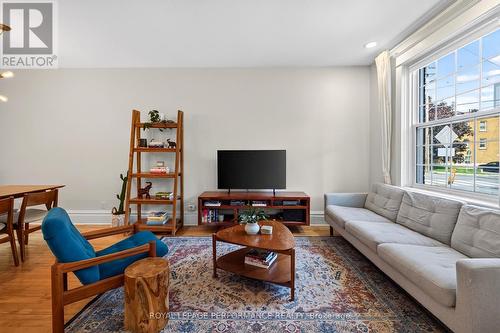 72 Springfield Road, Ottawa, ON - Indoor Photo Showing Living Room