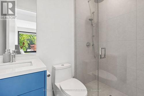 27 Berkinshaw Crescent, Toronto, ON - Indoor Photo Showing Bathroom