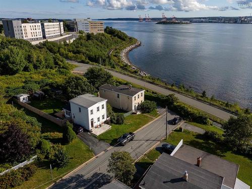 33 Cuisack Street  Dartmouth, NS B2Y 2L7