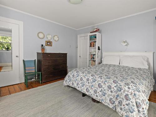 33 Cuisack Street, Dartmouth, NS - Indoor Photo Showing Bedroom