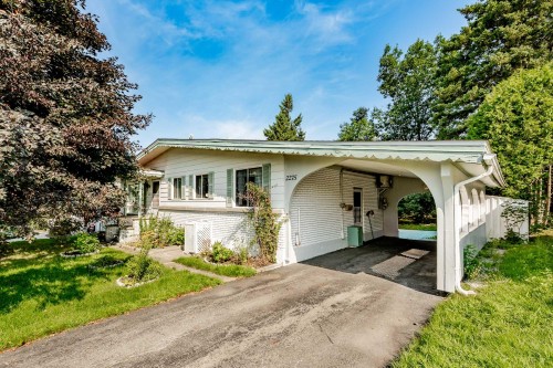 2275 Rue de Rouville  Sherbrooke (Les Nations), QC J1J 1X7