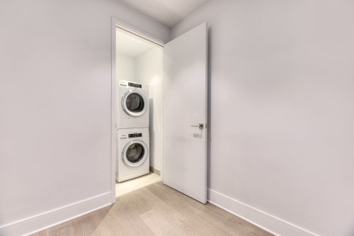 Salle de lavage - 1411-1188 Av. Union, Montréal (Ville-Marie), QC - Indoor Photo Showing Laundry Room