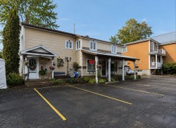 335Z  - 335AZ Boul. Adolphe-Chapleau  Bois-Des-Filion, QC J6Z 1Y6