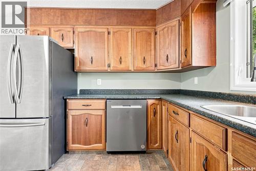 541 Guelph Crescent, Saskatoon, SK - Indoor Photo Showing Kitchen