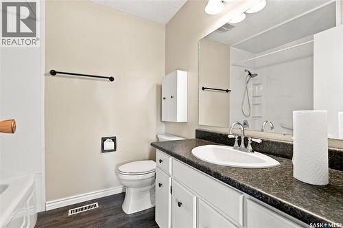 541 Guelph Crescent, Saskatoon, SK - Indoor Photo Showing Bathroom