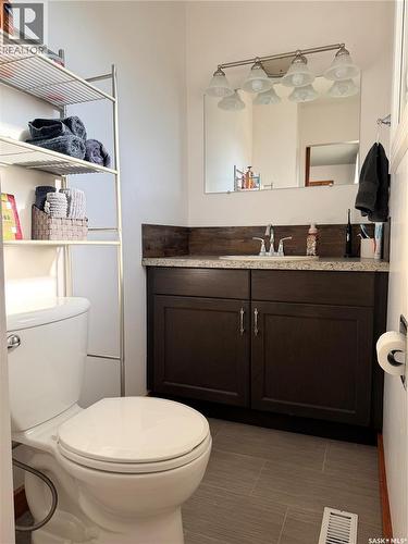 481 Willow Bay, Estevan, SK - Indoor Photo Showing Bathroom