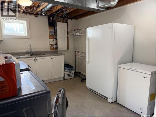 481 Willow Bay, Estevan, SK - Indoor Photo Showing Laundry Room