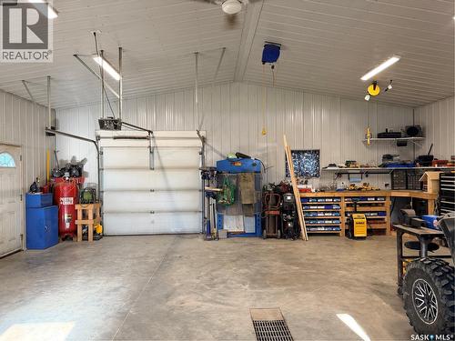 481 Willow Bay, Estevan, SK - Indoor Photo Showing Garage
