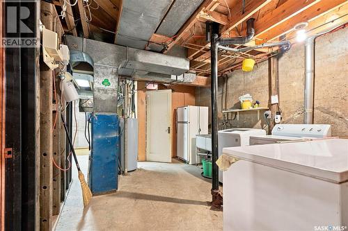 125 111Th Street W, Saskatoon, SK - Indoor Photo Showing Laundry Room