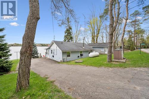 335 Third Street, Centre Wellington (Belwood), ON - Outdoor