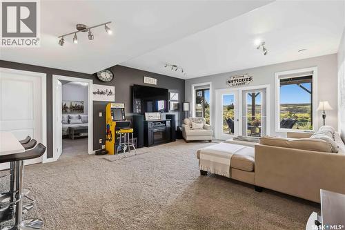 338 Laurier Crescent, North Saskatchewan River, SK - Indoor Photo Showing Living Room