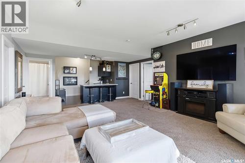 338 Laurier Crescent, North Saskatchewan River, SK - Indoor Photo Showing Living Room