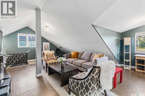 338 Laurier Crescent, North Saskatchewan River, SK - Indoor Photo Showing Living Room