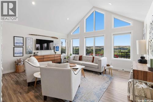 338 Laurier Crescent, North Saskatchewan River, SK - Indoor Photo Showing Living Room