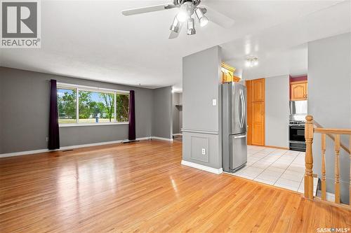 219 Cambridge Avenue, Regina, SK - Indoor