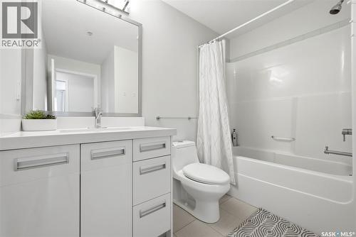 205 1610 Dakota Drive, Regina, SK - Indoor Photo Showing Bathroom