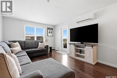 205 1610 Dakota Drive, Regina, SK - Indoor Photo Showing Living Room