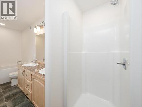 20 Quick Street, Whitehorse, YT - Indoor Photo Showing Bathroom