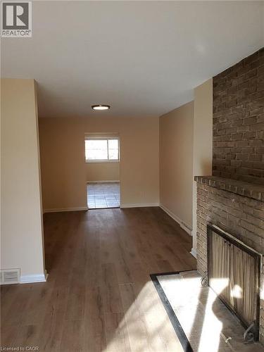 225 SHAKESPEARE Drive Unit# 9 , Waterloo, Ontario N2L 2T5 3