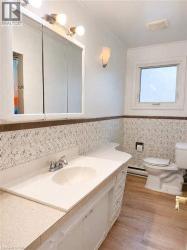 580 FOREST HILL Drive Unit# Upper , Kitchener, Ontario N2M 4H7 5