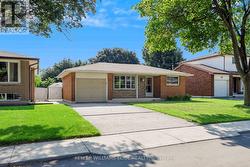 35 BURRWOOD DRIVE  Hamilton, ON L9C 3S9